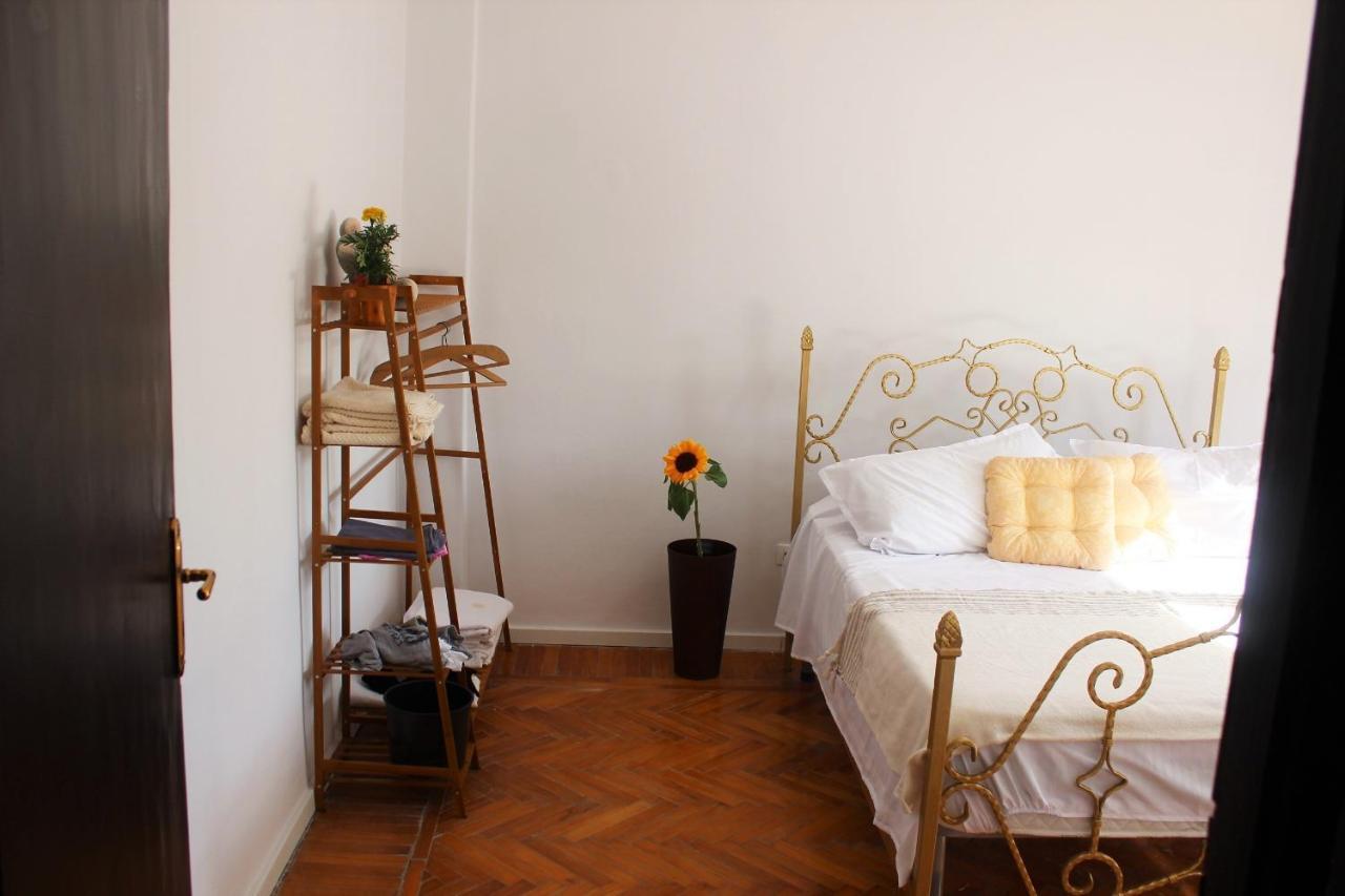 Entire Serviced Apartment With A Beautiful View Tirana Eksteriør billede