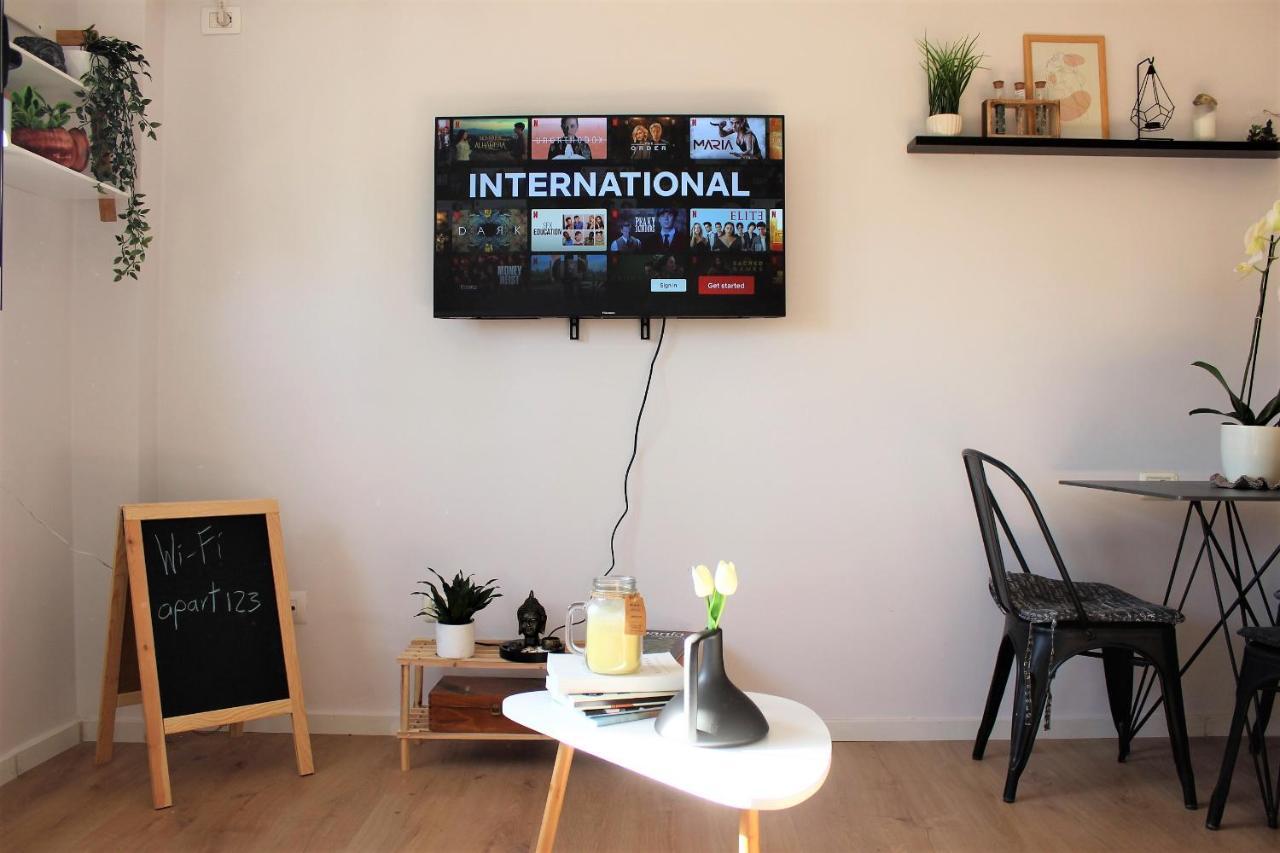 Entire Serviced Apartment With A Beautiful View Tirana Eksteriør billede
