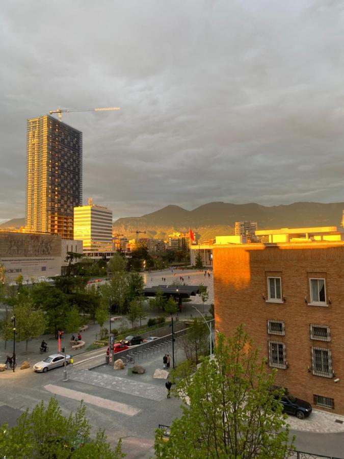 Entire Serviced Apartment With A Beautiful View Tirana Eksteriør billede