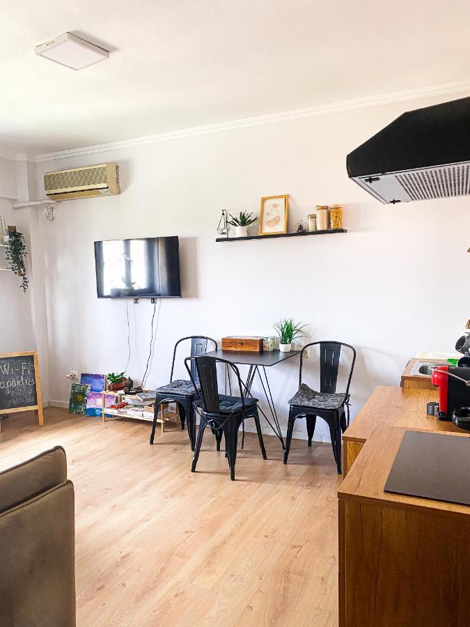 Entire Serviced Apartment With A Beautiful View Tirana Eksteriør billede