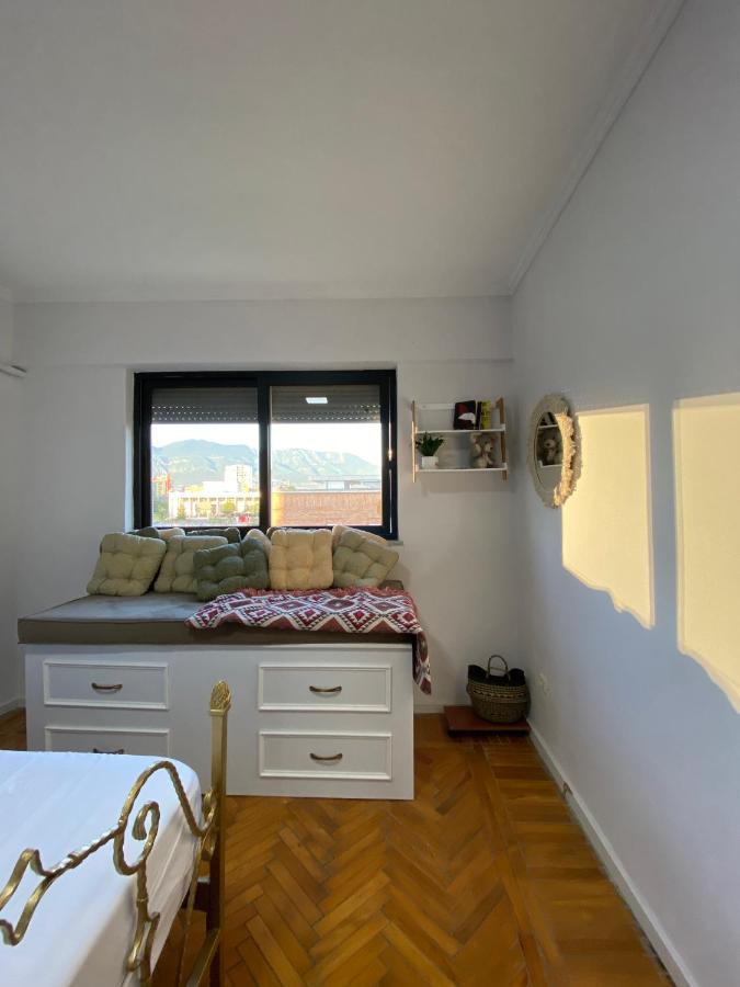 Entire Serviced Apartment With A Beautiful View Tirana Eksteriør billede