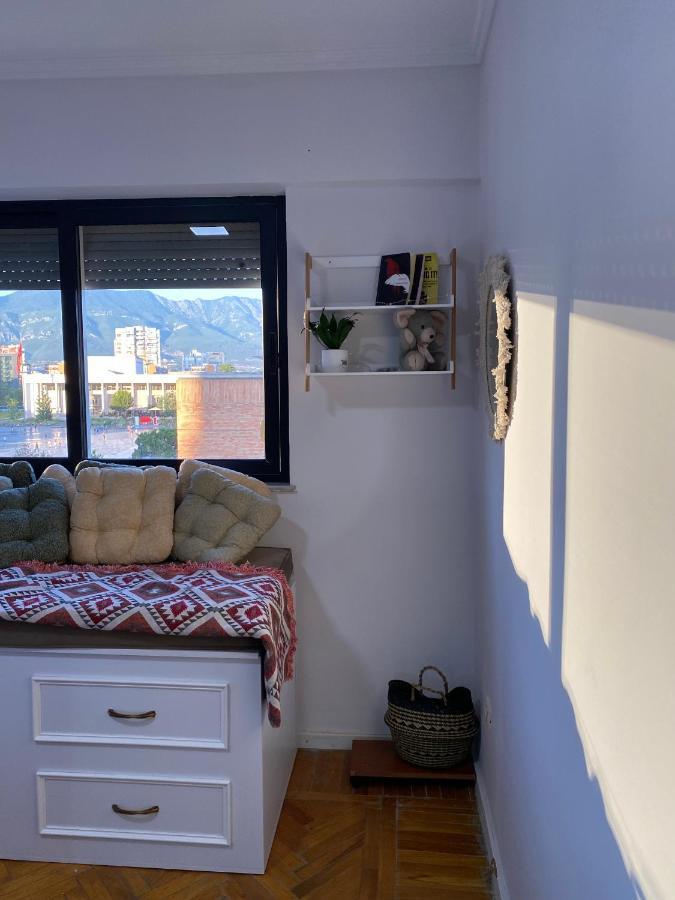 Entire Serviced Apartment With A Beautiful View Tirana Eksteriør billede