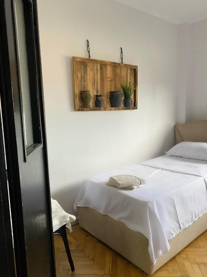 Entire Serviced Apartment With A Beautiful View Tirana Eksteriør billede